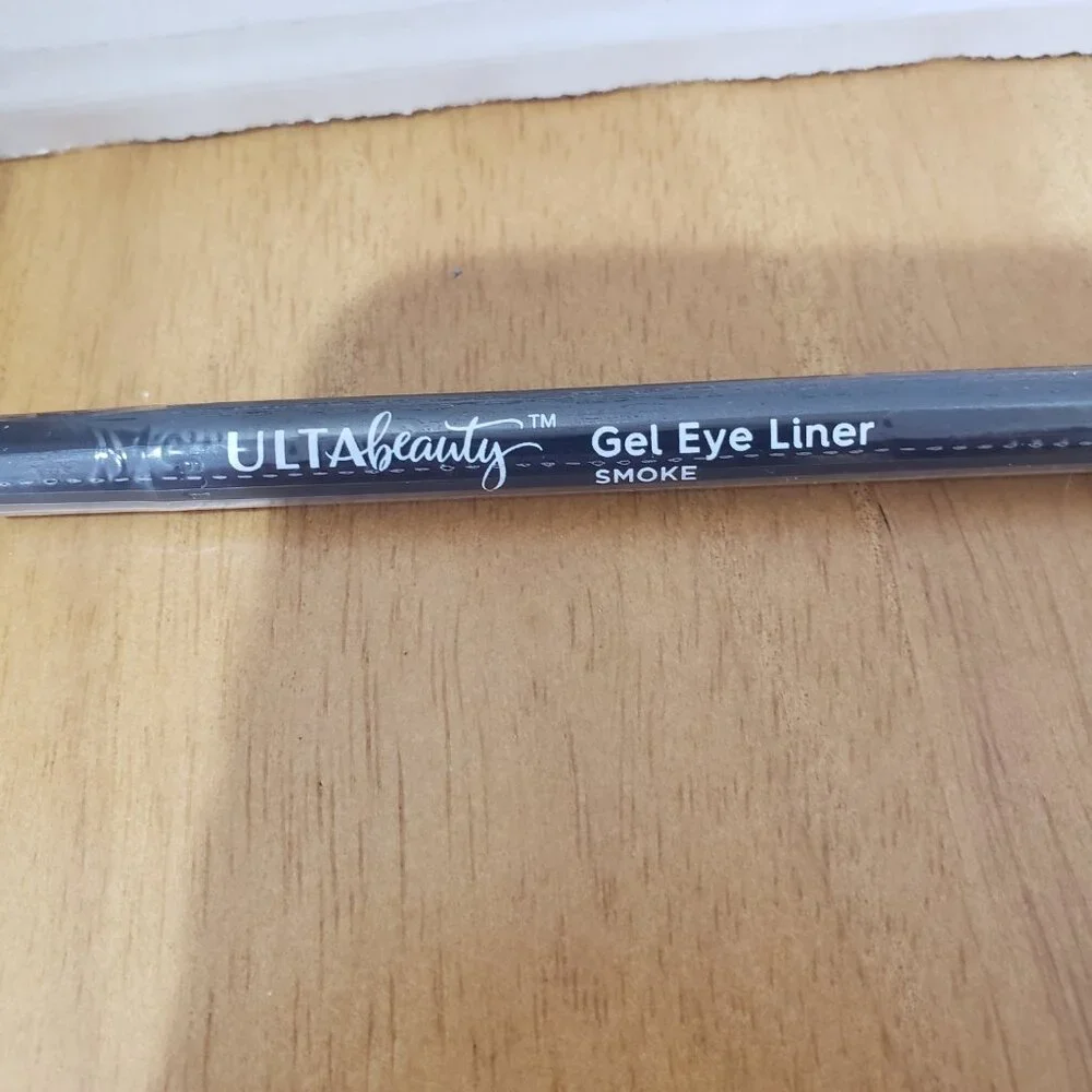 Mary Kay Finishing Spray and Ulta Beauty Gel Eye Liner Color Smoke Both are New‎